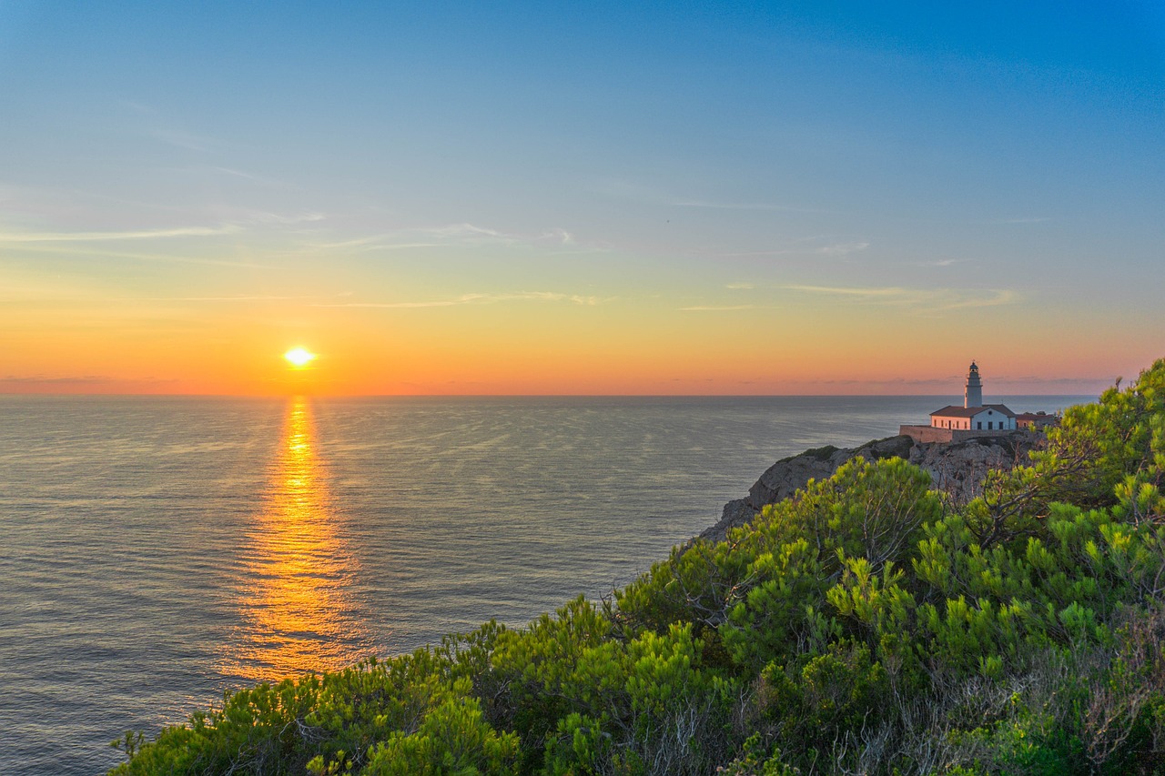 Explora los Rincones Más Pintorescos de España